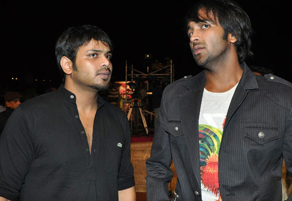 manchu vishnu,manchu manoj,okkadu migiladu,dummureputham  మ౦చు హీరోల టైటిల్స్ బాగున్నాయ్..!